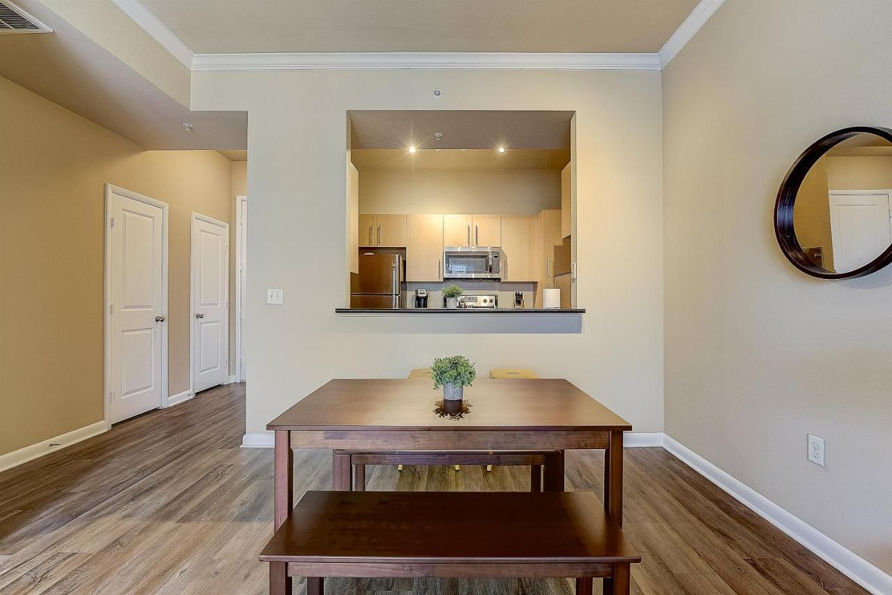 Frontdesk Oakwood Residence Apts Uptown Dallas Exterior foto