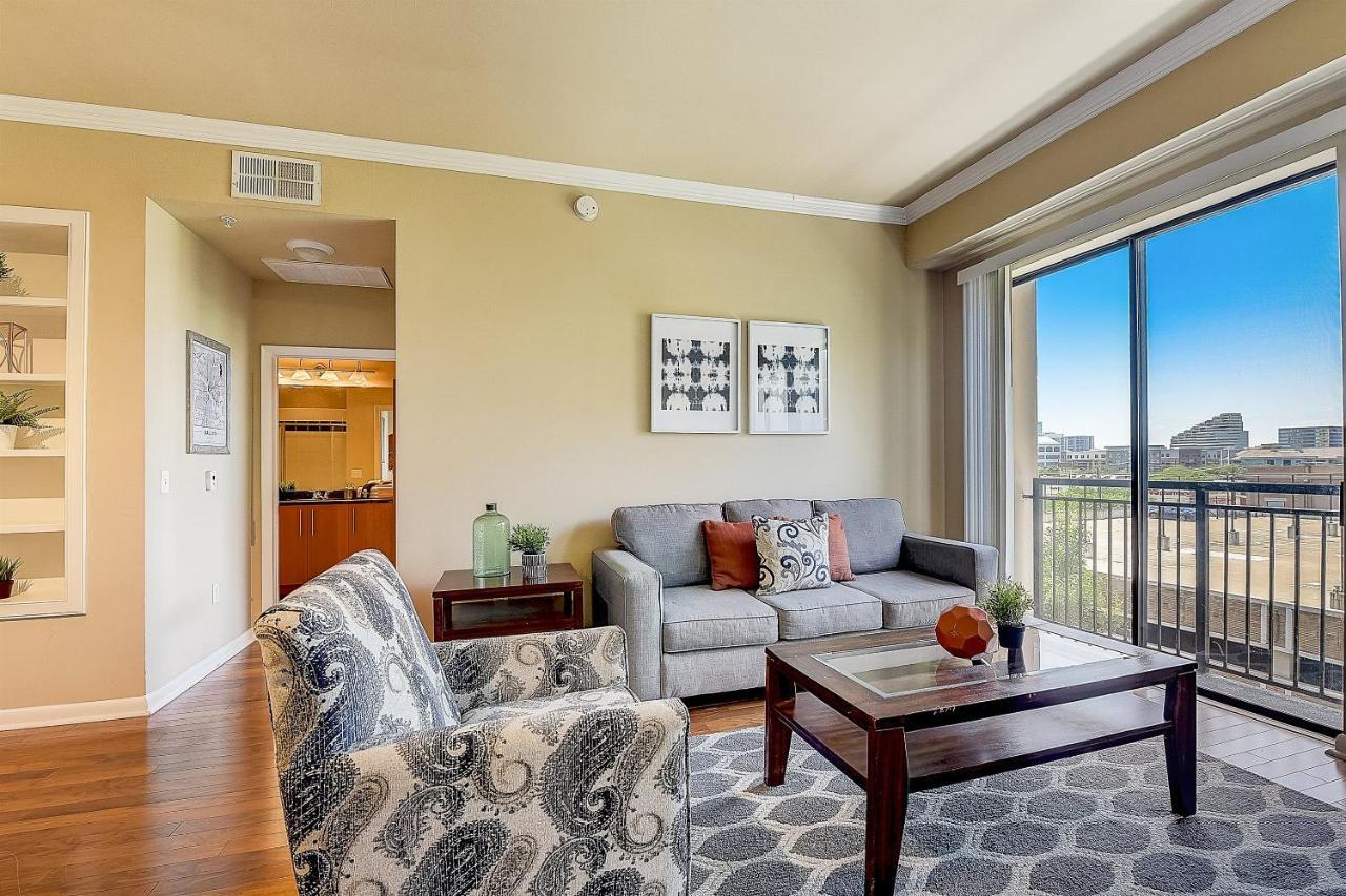 Frontdesk Oakwood Residence Apts Uptown Dallas Exterior foto