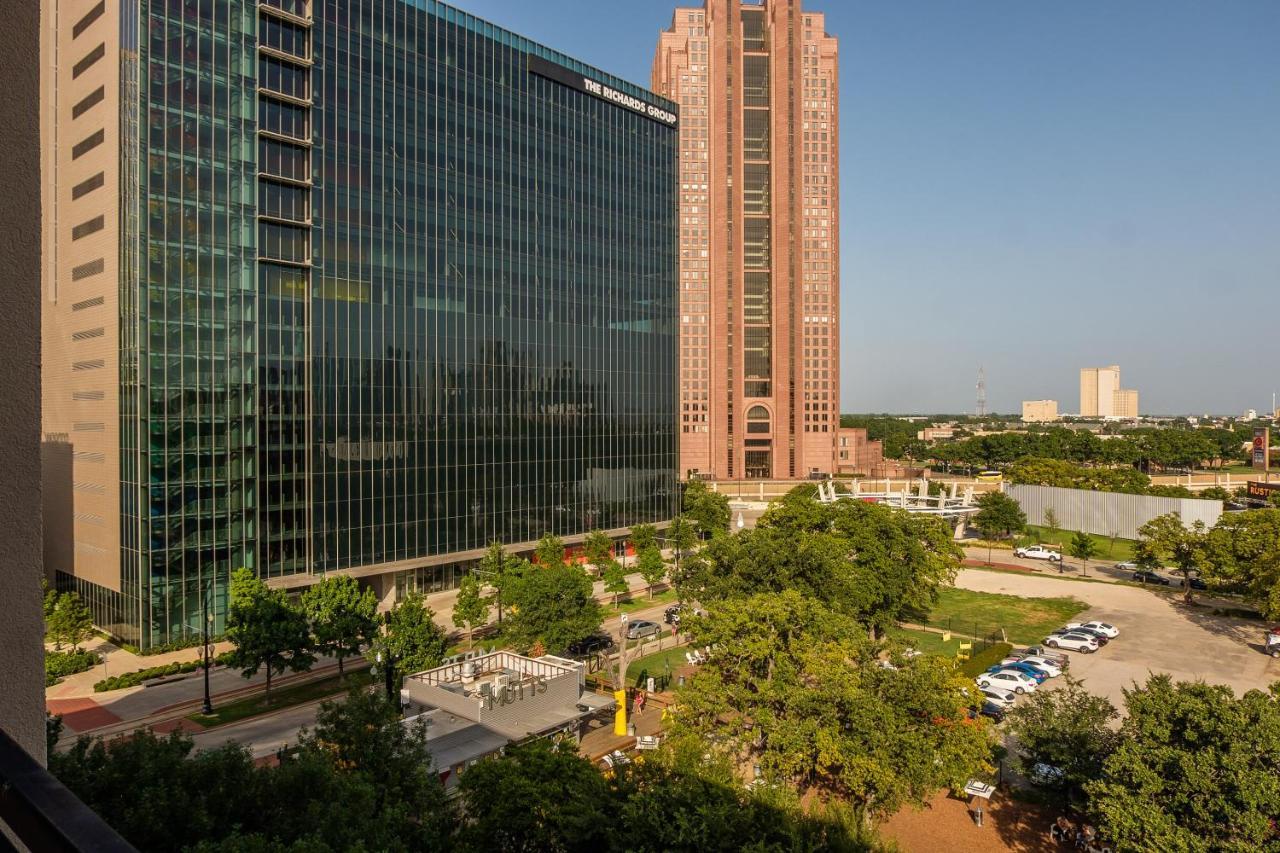 Frontdesk Oakwood Residence Apts Uptown Dallas Exterior foto