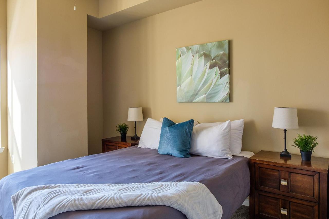 Frontdesk Oakwood Residence Apts Uptown Dallas Exterior foto