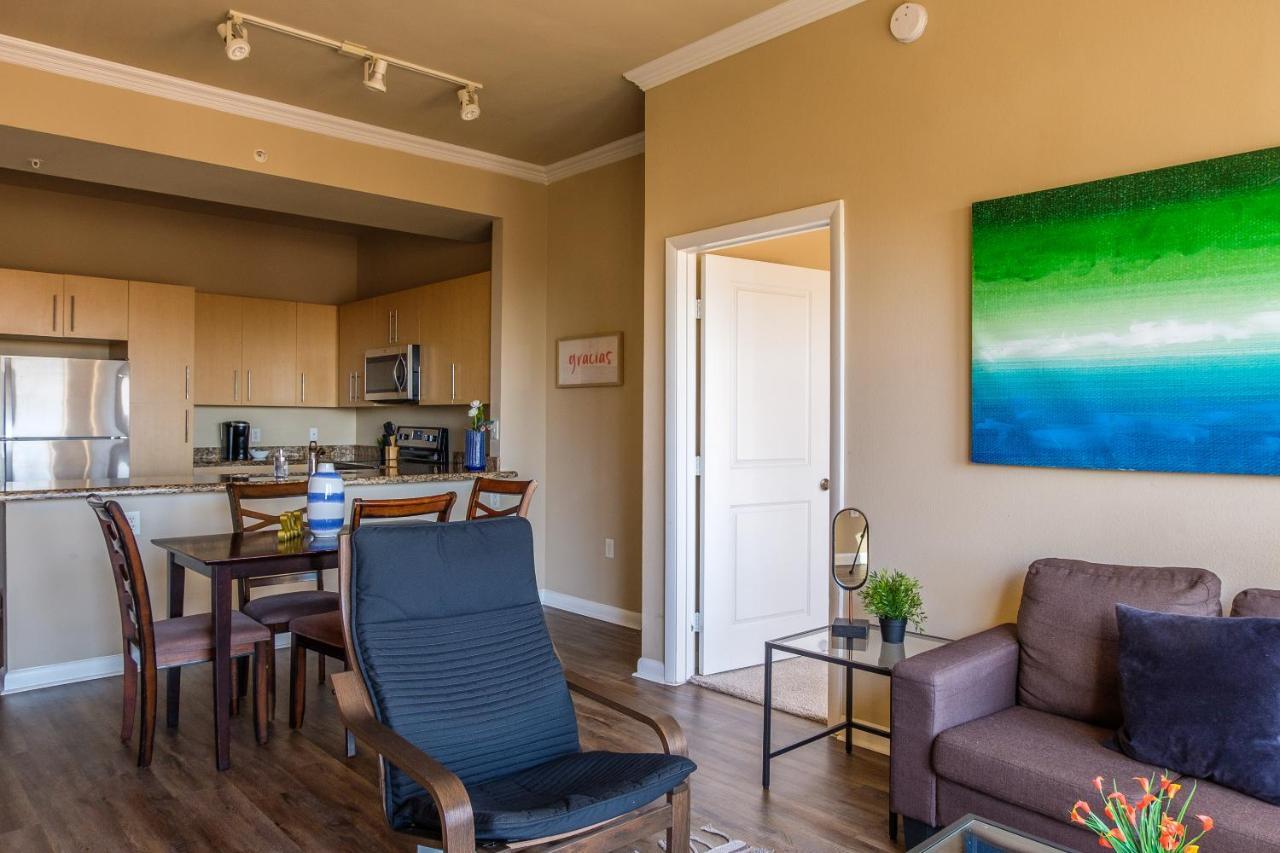 Frontdesk Oakwood Residence Apts Uptown Dallas Exterior foto
