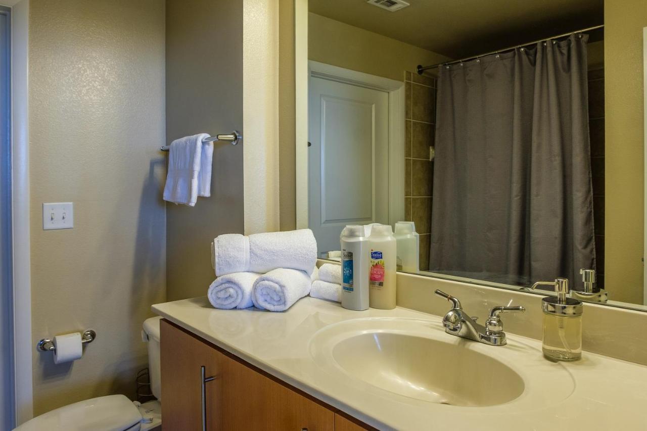 Frontdesk Oakwood Residence Apts Uptown Dallas Exterior foto