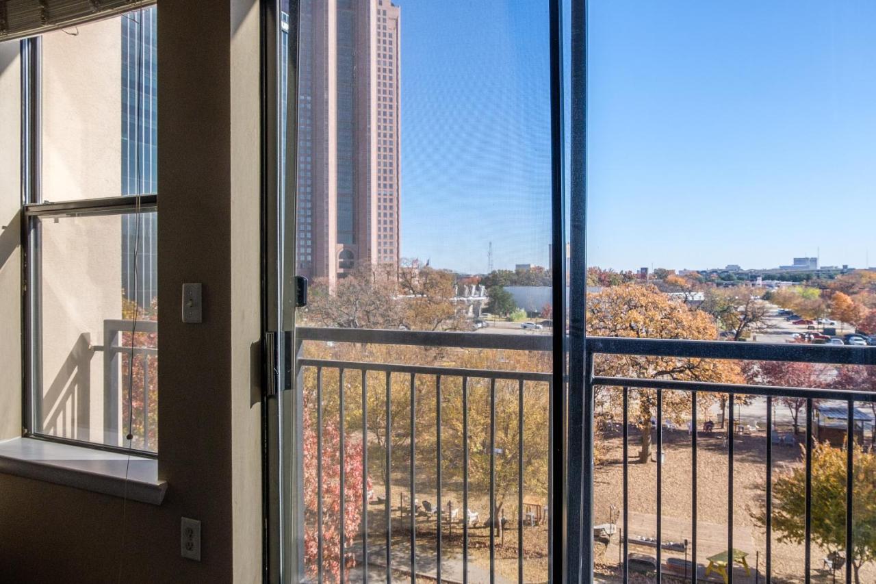 Frontdesk Oakwood Residence Apts Uptown Dallas Exterior foto